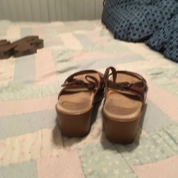 Shoes - Picture 4 of 4